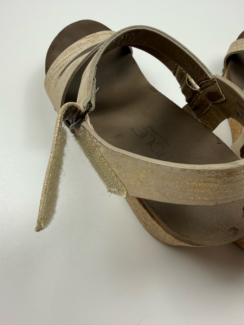 Boutique by Corkys Spring Fling Gold Strappy Studded Wedge Sandals Size 8 Women - Picture 5 of 10